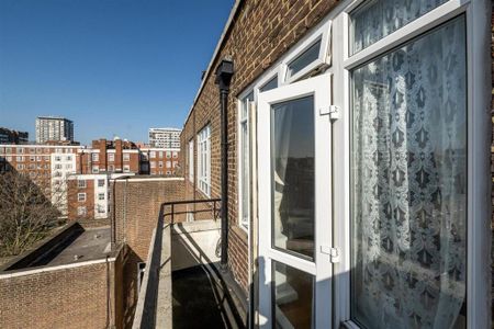 3 bedroom flat to rent - Photo 4