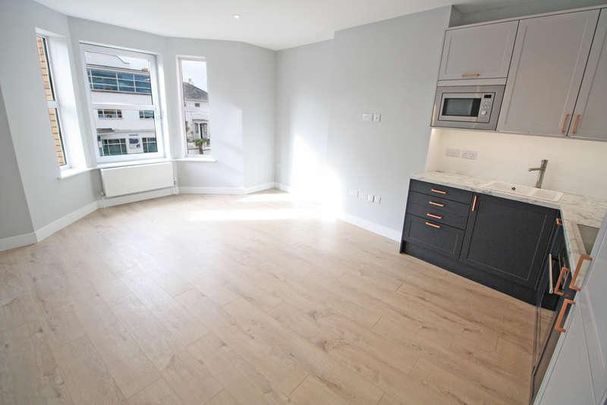 Magdalen Road, Exeter, EX2 - Photo 1