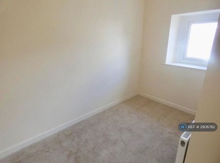 2 bedroom terraced house to rent - Photo 2