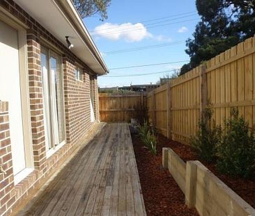 Walking Distance to Nunawading Station&excl; - Photo 2