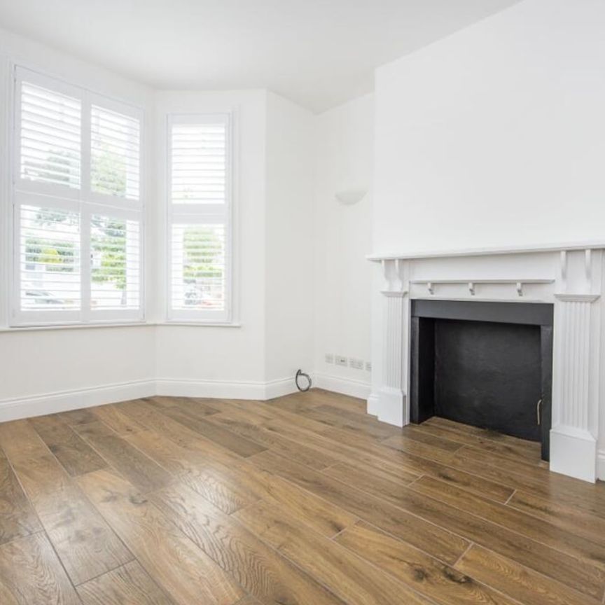 4 Bed Terraced House, St. Ann's Park Road, SW18 - Photo 1