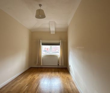 2 Bed Flat - Photo 5