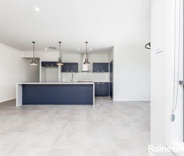 Beautifully Presented 4 Bedroom Family Home - Photo 4