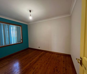 Large Family Home - Photo 2