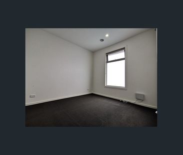 Modern Town Residence in Prime Location - Photo 4