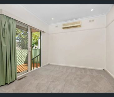 Cute Two-Bedroom Home on a Compact, Low-Maintenance Allotment - Photo 3