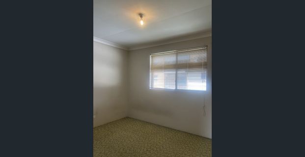 Spacious 3 Bedroom Townhouse - Photo 1