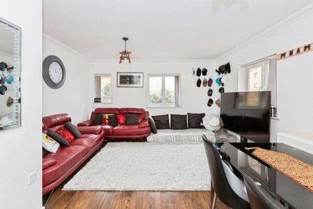 Royal Crescent, Ilford, IG2, Property for rent - Photo 2