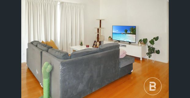 2 Bedroom unit in popular Kennington - Photo 1