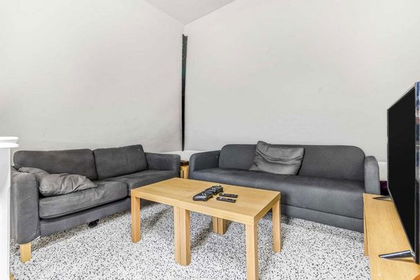3 bedroom flat to rent - Photo 1