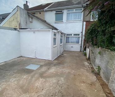 3 bedroom terraced house to rent - Photo 5
