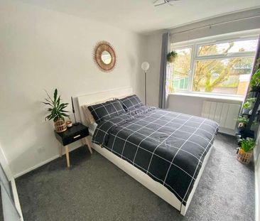 Suffolk Close, Slough, SL1 - Photo 4