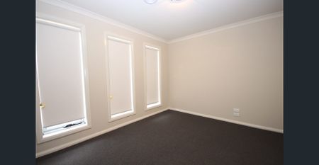 Family home in Armstrong Waters that will not disappoint! - Photo 4