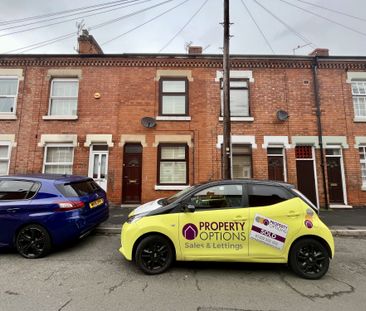 ***Two double bedrooms*** easy access into Derby city centre + Roya... - Photo 3