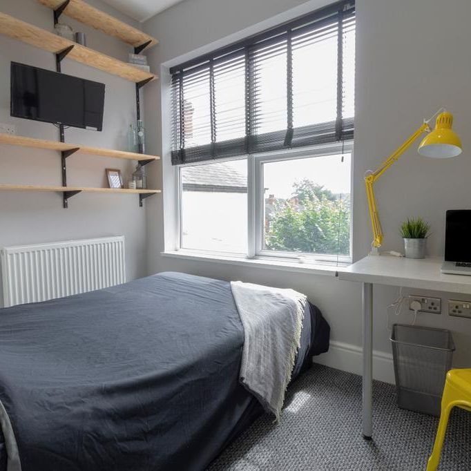 6 bedroom terraced house to rent - Photo 1