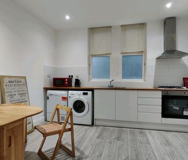 Room in a Shared Flat, Ilkeston Road, NG7 - Photo 5