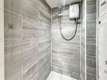 4 bedroom end of terrace house to rent - Photo 4