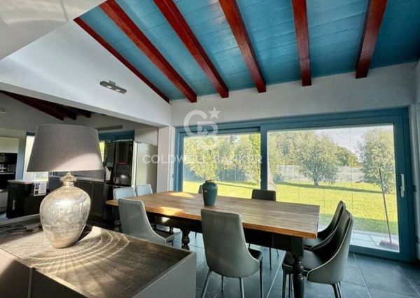 via crociale, Pietrasanta, Tuscany 55045