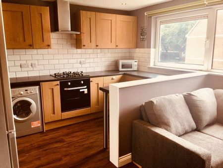 4 bedroom apartment to rent - Photo 5