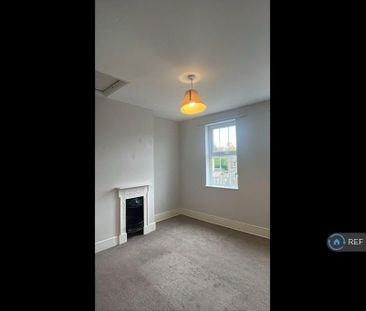 2 bedroom semi-detached house to rent - Photo 2