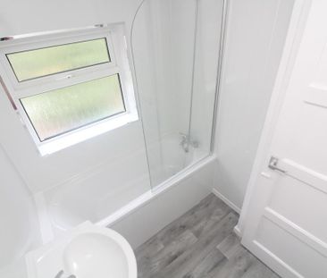 3 bedroom semi-detached house to rent - Photo 6