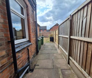 2 bedroom terraced house to rent - Photo 2