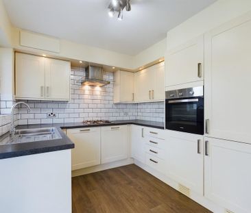 2 bedroom semi-detached bungalow to rent - Photo 5