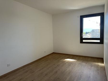 Location Appartement 4 pièces 92m² ANNECY 74370 - Photo 4