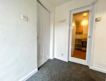 1 Bedroom Flat To Let - HP13 - Photo 3