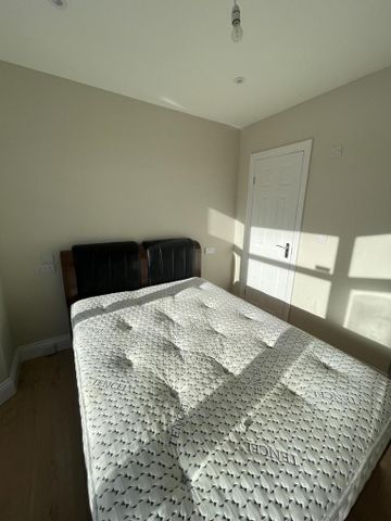 5 bedroom semi-detached house to rent - Photo 3