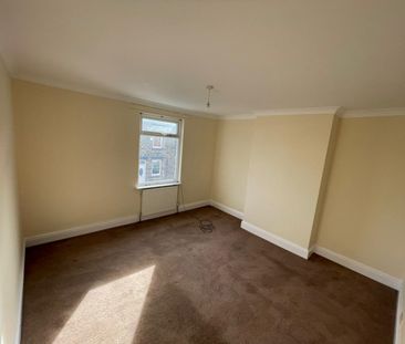 2 bed Terraced - To Let - Photo 3