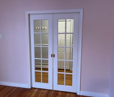 14 Thetis Place - $2200 Heat Included - Photo 4