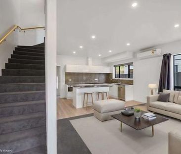 Duplex townhouse (with solar hot water cylinder) - Photo 6