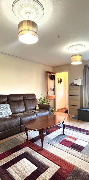 Flamborough Path, Reading Flamborough Path, Reading - Photo 1