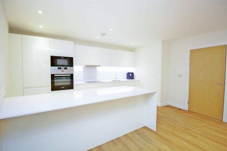 2 bedroom flat to rent - Photo 2