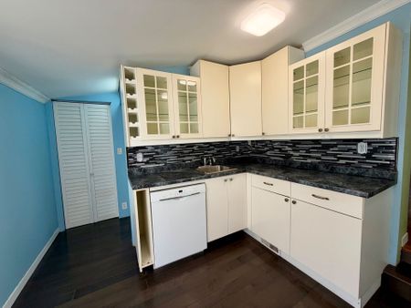 For Lease - 30 College Street, Halton Hills, Ontario - Photo 5