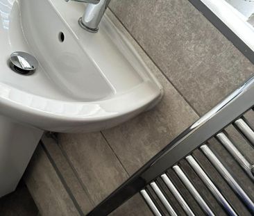 3 bedroom terraced house to rent - Photo 3