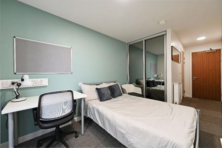 3 bedroom flat to rent - Photo 5