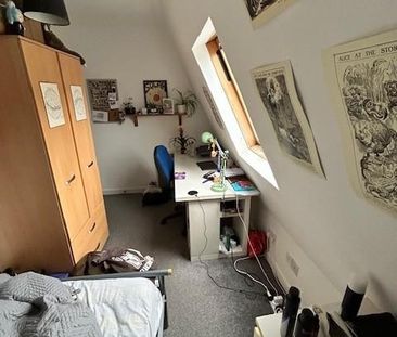 7 bedroom flat to rent - Photo 4