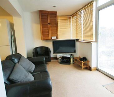 1 bedroom semi-detached house to rent - Photo 4
