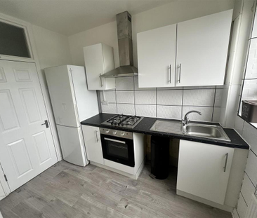 3 bedroom flat to rent - Photo 4 | Rentumo