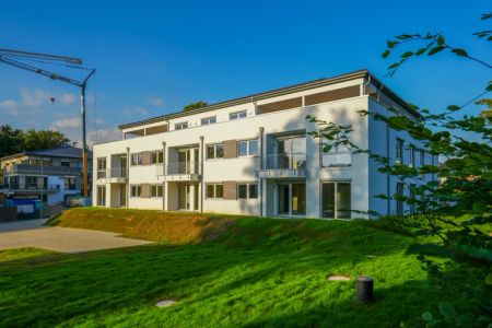 Modernes Wohnen auf 3 Zimmern für die kleine Familie mit Aussichtsbalkon - Photo 2