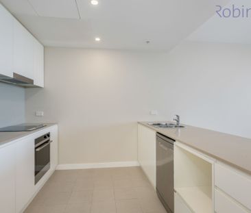 Ideal work from home apartment; larger than average, air-conditione... - Photo 6