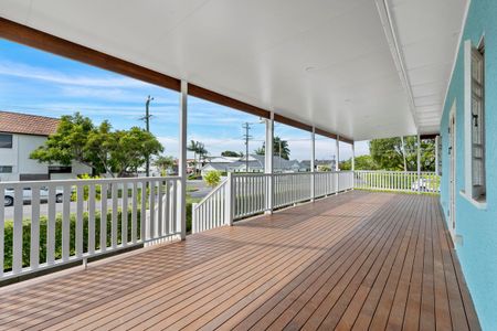 LOCATION LOCATION LOCATION - Charm & Lots of Verandah Space - Photo 4