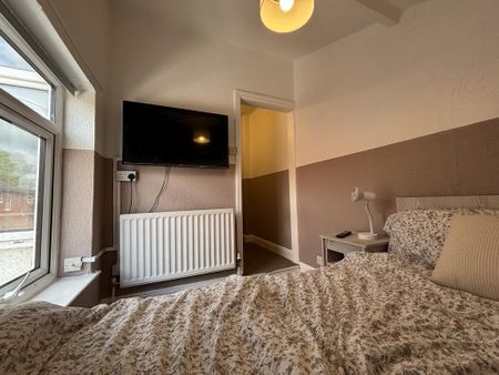 3 bedroom terraced house to rent - Photo 5