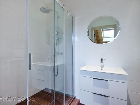 Pronájem bytu 1+kk 97 m2 - Fotografie 3