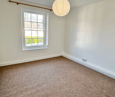 2 bedroom Beautiful Two Bedroom Cottage to rent - Photo 5