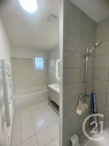 Location Maison 4 pièces 95m² BRESSOLS 82710 - Photo 3