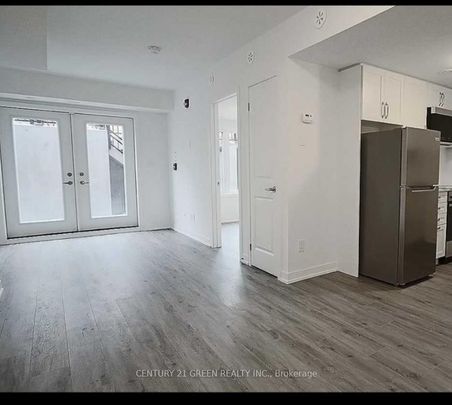 Condo Townhouse For Lease | C8147688 - Photo 1