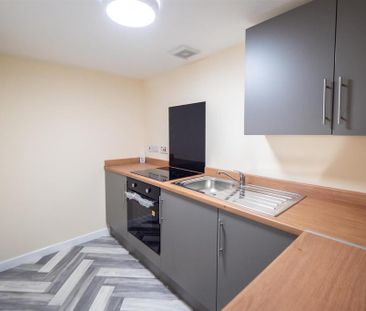 2 bedroom flat to rent - Photo 5